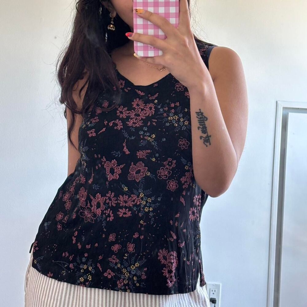 Unbranded Women's Black and Pink Vest